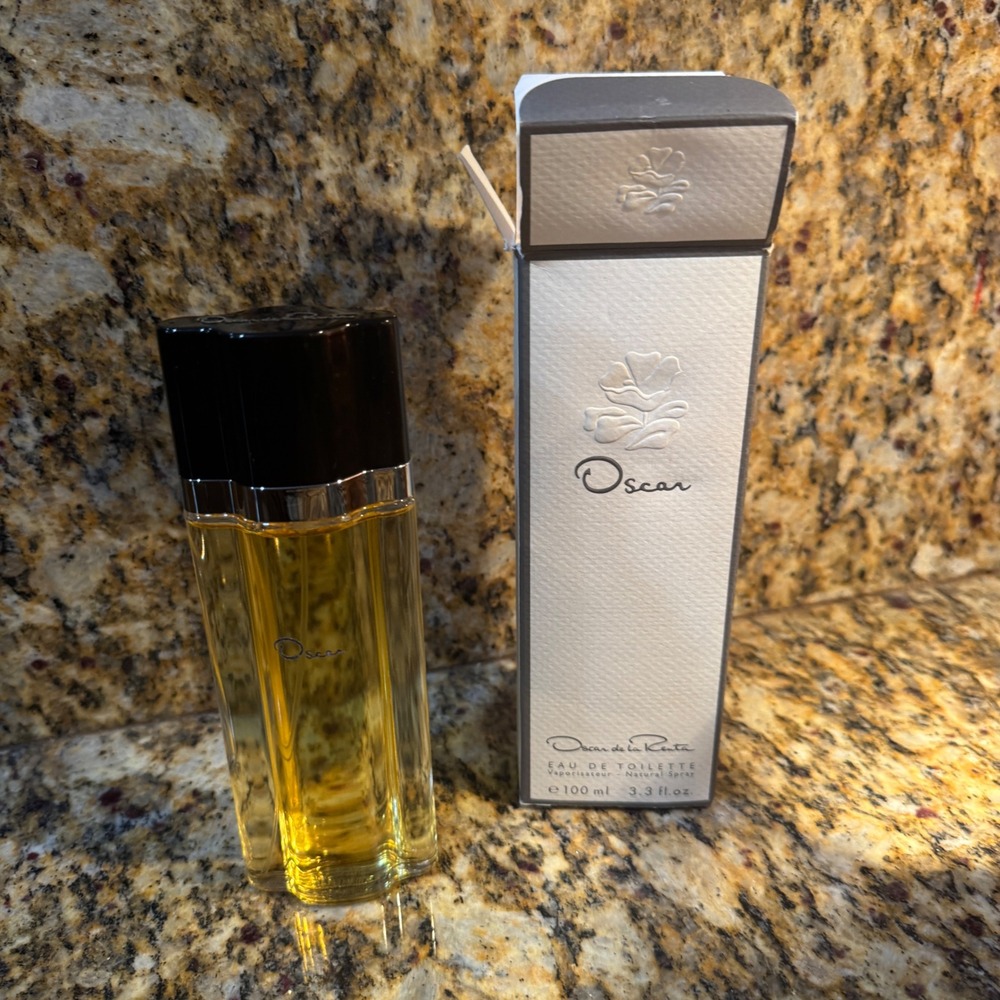 Oscar de la Renta Oscar Eau de Toilette Spray 3.3 oz 100 ml for Women with Box - Picture 3 of 7